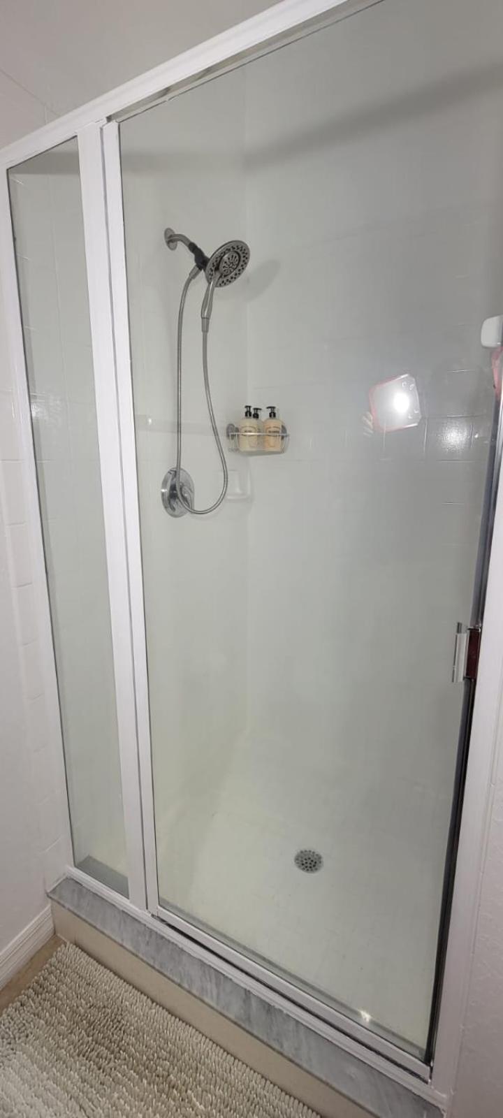 Cheerful 4bed 3bath With Pool Near