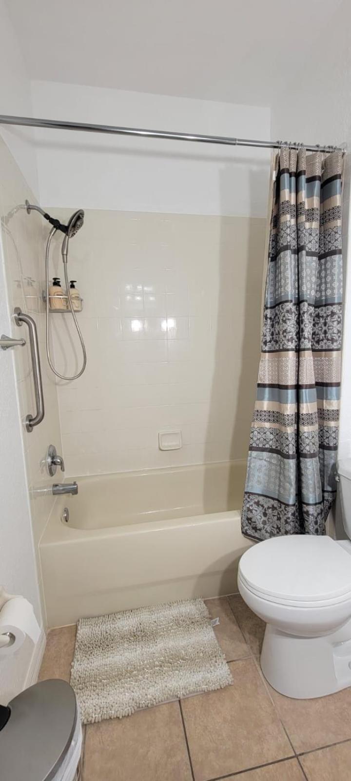 Villa Cheerful 4bed 3bath With Pool Near *